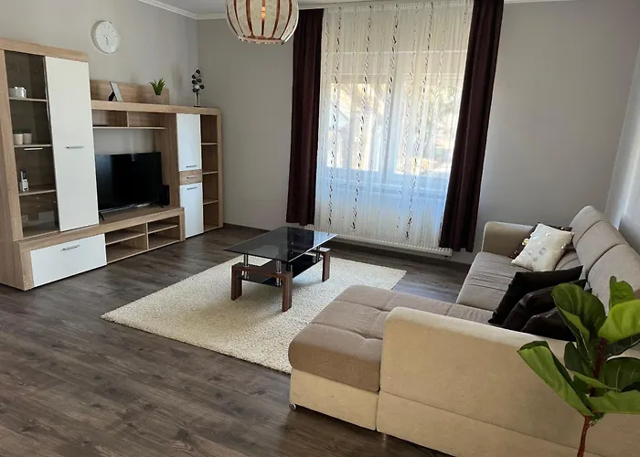 Zsike Vendeghaz Apartman Tolna